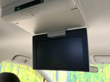 【フリップダウンモニター】家族や友人とお出かけする機会が多い方に大人気のフリップダウンモニター!大画面モニターで車内はエンタメ空間!退屈しがちな長距離ドライブも楽しい時間に変わります!