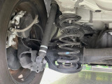 お車を安心してお乗りいただく為には、足回りの定期点検が欠かせません。サービスサポート(有償保証)では無料点検もご提供しており、安心のカーライフをお過ごしいただけるサポート体制が整っています。