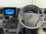 このハンドルを握った時に、車を所有している優越感を味わえますね