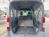 普段のお買い物や通勤、送迎等に十分な荷室スペースを確保しております。セカンドシートを倒すと、大きな荷物の積載も可能です♪