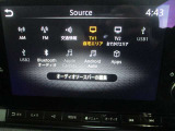 ■AM/FM/交通情報/フルセグTV/USB1/USB2/Bluetoothオーディオ/AppleCarplay等の快適なドライビングを助けるツールが満載!