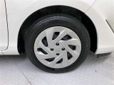 純正スチールホイールキャップ付です!タイヤサイズは185/60R15
