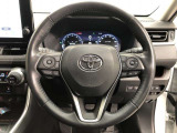 ハンドルは車を運転する上で、ずっと握っている重要なパーツです。手にフィットする物がいいですよね♪