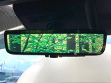 【デジタルインナーミラー】後席の大きな荷物や同乗者で後方が確認しづらい時でも安心!カメラが撮影した車両後方の映像をルームミラー内に表示。クリアな視界で状況の確認が可能です!