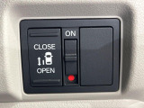 【パワースライドドア】スマートキーや運転席のスイッチでスライドドアの開閉が可能♪電動だから力を入れてドアを開ける必要が無く、小さいお子様でも、重い荷物を持っている時もラクに開け閉めできます♪