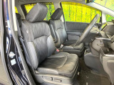 運転席シート廻りは使用感も少なく、良好な状態となっています。前オーナー様が丁寧に使っていたことがよくわかりますね。