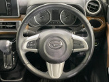 【純正革巻きステアリング】上質な革を使用することで、手にしっかり馴染みとても運転しやすいハンドルです♪