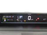 デジタルメーターのレイアウトを最適化しました。運転時のストレスを軽減し安全・安心な運転へ貢献します。