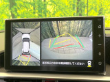 【パノラミックビューモニター】専用のカメラにより、上から見下ろしたような視点で360度クルマの周囲を確認することができます☆死角部分も確認しやすく、狭い場所での切り返しや駐車もスムーズに行えます。