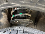 お車を安心してお乗りいただく為には、足回りの定期点検が欠かせません。サービスサポート(有償保証)では無料点検もご提供しており、安心のカーライフをお過ごしいただけるサポート体制が整っています。