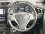 インテリアに合わせたデザインのステアリングは、運転される方のことも考え、運転しやすい形状、大きさです。是非一度、実際に触ってお確かめください。
