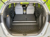普段のお買い物や通勤、送迎等に十分な荷室スペースを確保しております。セカンドシートを倒すと、大きな荷物の積載も可能です♪