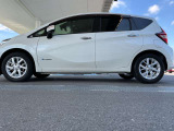ドアバイザー付の車両です