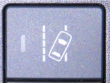 車線逸脱警報装置を装備しております。