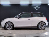 MINIのアロイ・ホイールは、MINIらしさの象徴である、ゴーカート・フィーリングを向上させるために技術の粋を集めて開発されています。