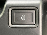 【パワースライドドア】スマートキーや運転席のスイッチでスライドドアの開閉が可能♪電動だから力を入れてドアを開ける必要が無く、小さいお子様でも、重い荷物を持っている時もラクに開け閉めできます♪