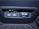 充電用USB端子/1500Wまで使えるAC100Vコンセント