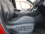 パワーシート搭載。微妙な調整が手軽にでき、ピッタリなポジションで運転することが可能です。