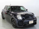 フロントフェイスはMINIアイコンとして永らく愛されるデザイン性の良さと、ブランドの魅力を感じる事ができます。