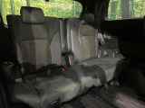 3列目シートはもちろん状態良好☆大人でもゆったりと座って頂けますので、大人数でのお出かけもラクラクです♪ご家族で、気の知れた仲間で、ドライブに行くのが楽しみですね♪