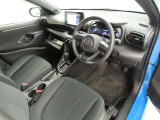 シンプルで使いやすいデザインの運転席です。
