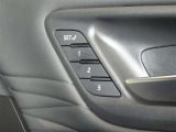 運転席のパワーシートは3名様分までメモリー機能付きです。