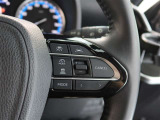 レーダークルーズコントロール(全車速追従機能付)付きです。車速に応じて追従支援してくれるので、ロングドライブも快適です。詳細は販売店スタッフまでおたずねください。