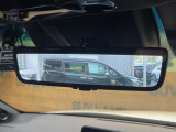 【デジタルインナーミラー】後席の大きな荷物や同乗者で後方が確認しづらい時でも安心!カメラが撮影した車両後方の映像をルームミラー内に表示。クリアな視界で状況の確認が可能です!