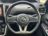 【純正革巻きステアリング】上質な革を使用することで、手にしっかり馴染みとても運転しやすいハンドルです♪