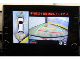 【パノラミックビューモニター】クルマの斜め後ろや真横など、目が届きにくい箇所も確認できるため、いち早く障害物に気が付くことができて安心ですね♪