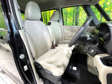 運転席シート廻りは使用感も少なく、良好な状態となっています。丁寧に使われていたことがよくわかりますね。
