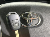 【キーレス】少し離れた場所からでもボタン一つでドアの開錠・施錠ができるのでとっても便利!ドアの鍵穴周りに傷をつけることもありません♪