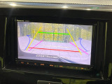 【バックカメラ】駐車時に後方がリアルタイム映像で確認できます。大型商業施設や立体駐車場での駐車時や、夜間のバック時に大活躍!運転スキルに関わらず、今や必須となった装備のひとつです!