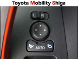 駐車時に便利なスマ-トキ-連動オ-ト格納式ドアミラーを装備しています。施錠すると自動的にドアミラーを格納する便利な機能です!