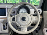 【純正革巻きステアリング】上質な革を使用することで、手にしっかり馴染みとても運転しやすいハンドルです♪