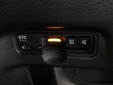 ETCが付いてます。ETC搭載車しか通過できないスマートICが利用できるようになりますよ!現在スマートICの設置箇所も増えてきているので、高速道路利用の幅が広がりますね☆