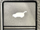 【パワーバックドア】スマートキーや運転席のボタンを押すだけでリアゲートが自動で開閉します!荷物を持っている時や、高い位置にあるバックドアを閉める際に便利な機能です♪