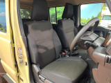 運転席シート廻りは使用感も少なく、良好な状態となっています。前オーナー様が丁寧に使っていたことがよくわかりますね。