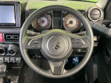 【純正革巻きステアリング】上質な革を使用することで、手にしっかり馴染みとても運転しやすいハンドルです♪