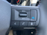 プロパイロット、高速道路や自動車専用道路を運転中にアクセル・ブレーキ・ハンドル操作をクルマがアシストしてくれます。