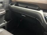 店舗にて現車の確認もいただけますので、お電話で在庫のご確認の上是非ご来店くださいませ。