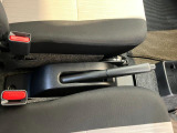 機能、内装・外装の状態、走行距離、修復歴の有無など、細部まで徹底して検査しています!