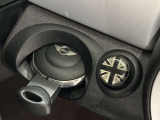 特徴的なSTART ENGINE STOPボタンなど、細部にもMINIらしいこだわりが感じられるデザインです