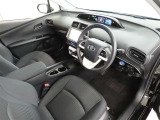 シンプルで使いやすいデザインの運転席です。