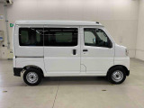 軽自動車、小型車を中心に常時300台展示車を御用意させて頂いております