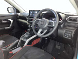 分かりやすく操作しやすい運転席まわりです☆