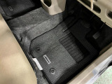 嬉しい純正フロアマット付き♪ 状態も良好です(^^♪