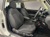 メーカー新車保証付き車両、カーセンサーアフター保証、自社保証をご用意しております。 詳しくはお気軽にご連絡ください。
