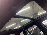 ●サンルーフ:開放感たっぷりの希少装備、サンルーフが装着されています!車内に明かりを取り入れたり景色を楽しむ以外にも、車内の空気も簡単に換気できて快適です!