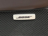 【BOSEサウンドシステム】メーカーオプションの高品位サウンドシステムを搭載。専用のチューニングが施された大小様々なスピーカーから良質なサウンドが奏でられ、臨場感あふれる音響空間を演出します。